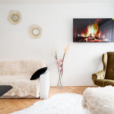 Kingdom Of 3 Roses Apartment Prague Exterior photo